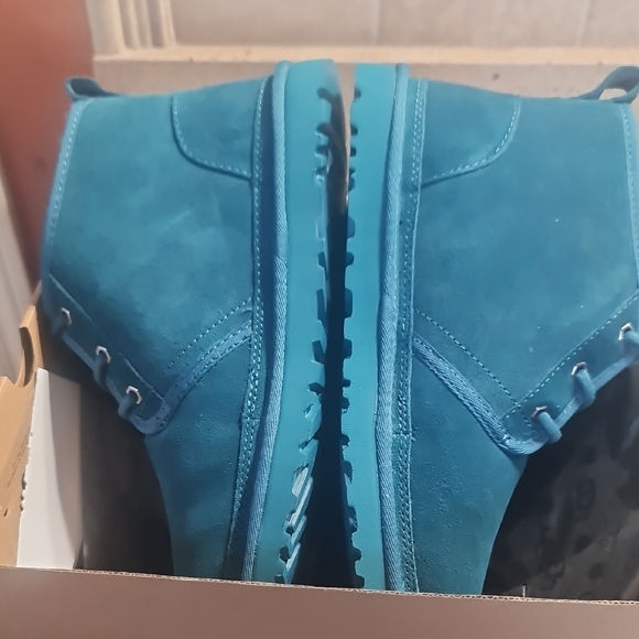NIB UGG Men's M / 3236 Nuemel US 10 Chukka Suede Boots NEW NAVY 💙💚 - Picture 4 of 15